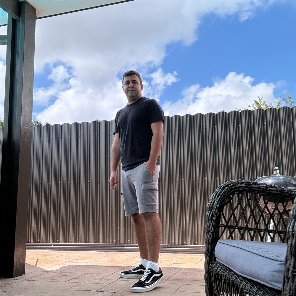 Meet your Posher, Javier